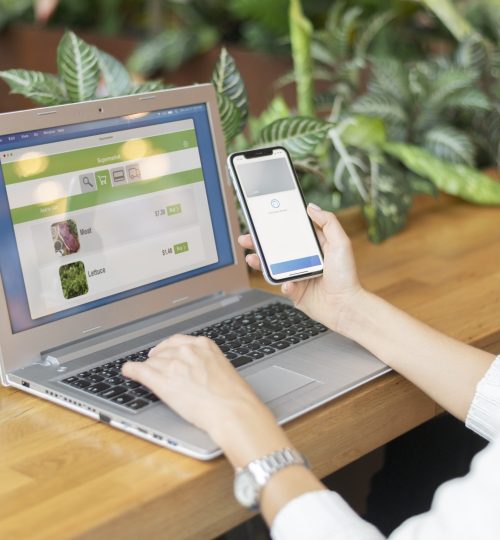 person-paying-with-its-smartphone-wallet-app